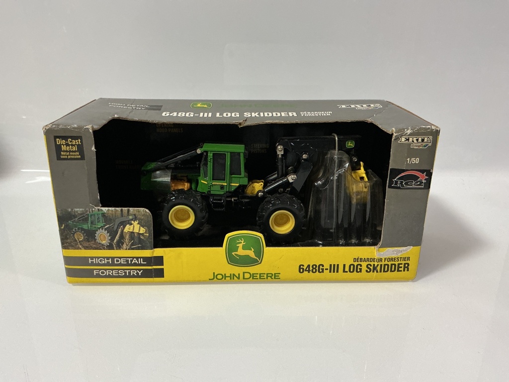 [111944.] 1:50 ERTL RC2 JOHN DEERE 648G 3 LOG SKITTER #15817–1 HD