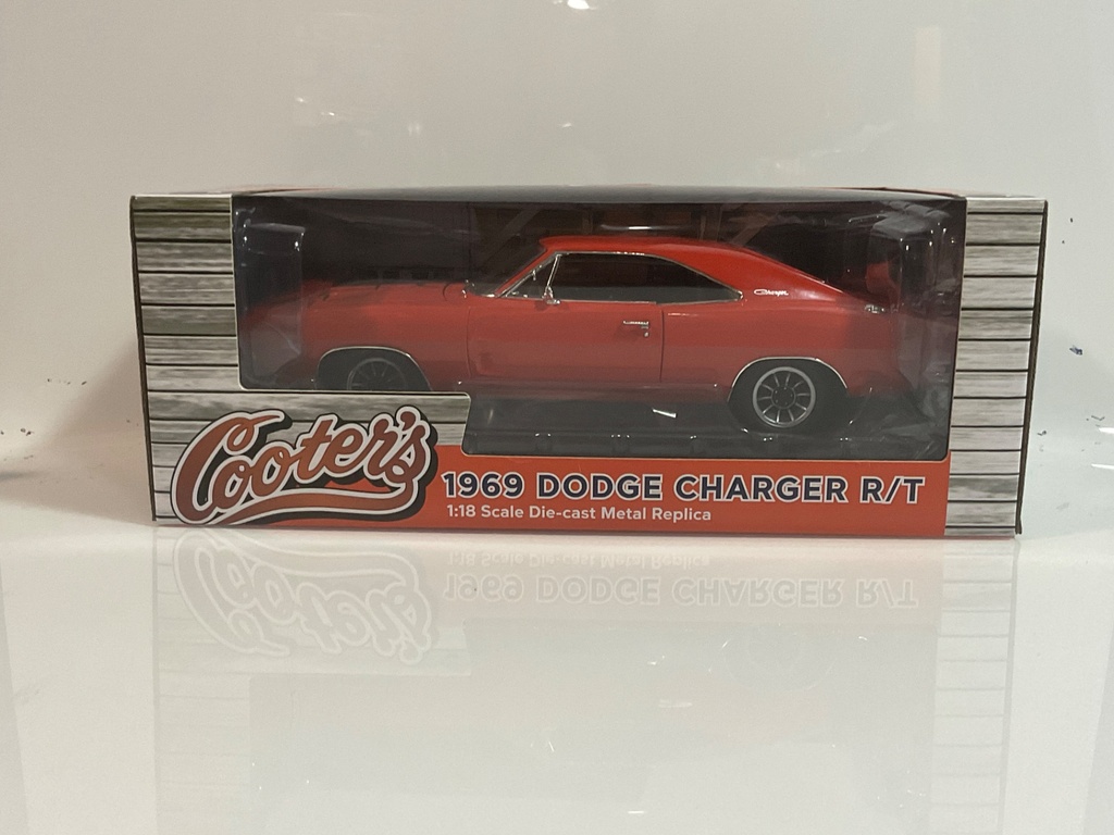 1/18 AUTO WORLD COOTER’S GARAGE EXCLUSIVE 1969 DODGE CHARGER R/T AUTOGRAPHED 