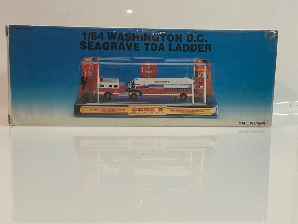 1/64 CODE 3 WASHINGTON DC SEAGRAVE TDA LADDER 4 RARE 