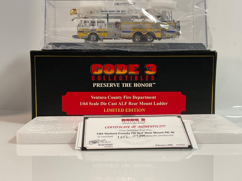 1/64 CODE 3 VENTURA COUNTY FD ALF REAR MOUNT RE 40 