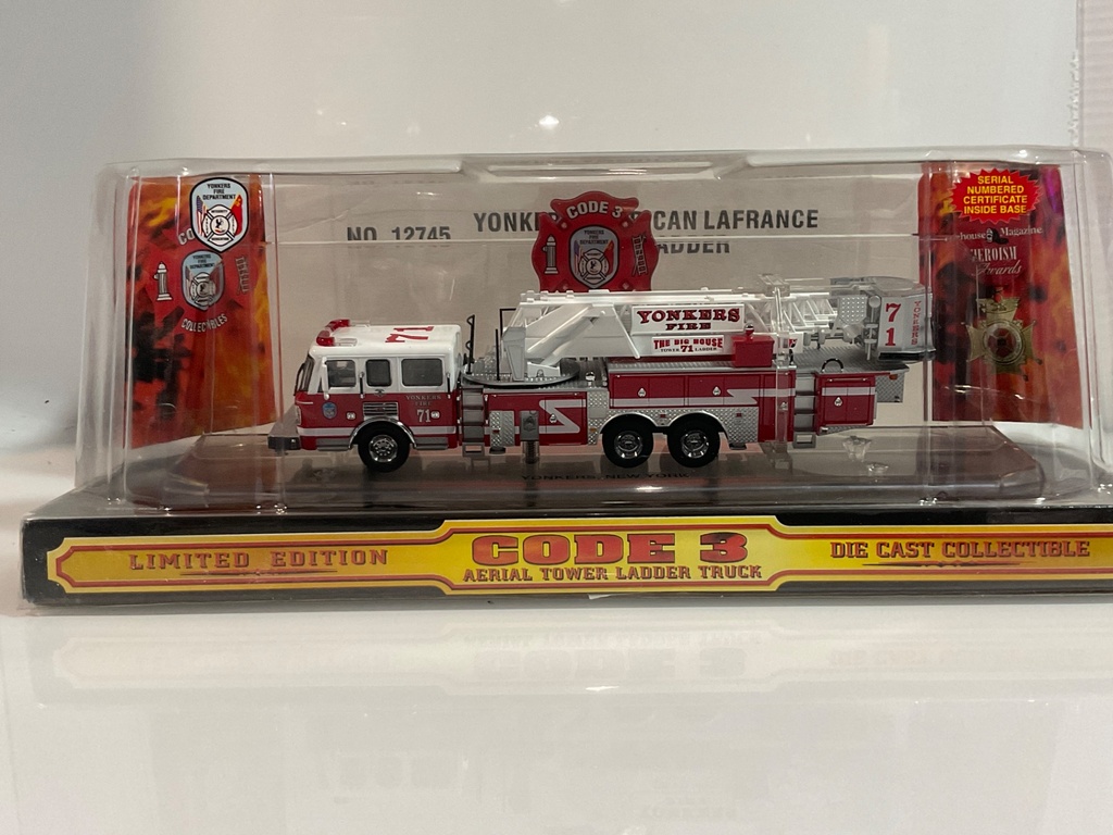 1/64 CODE 3 YONKERS THE BIG HOUSE AERIAL TOWER LADDER TRUCK 