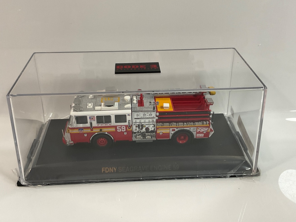 1/64 CODE 3 FDNY SEAGRAVE ENGINE 59 