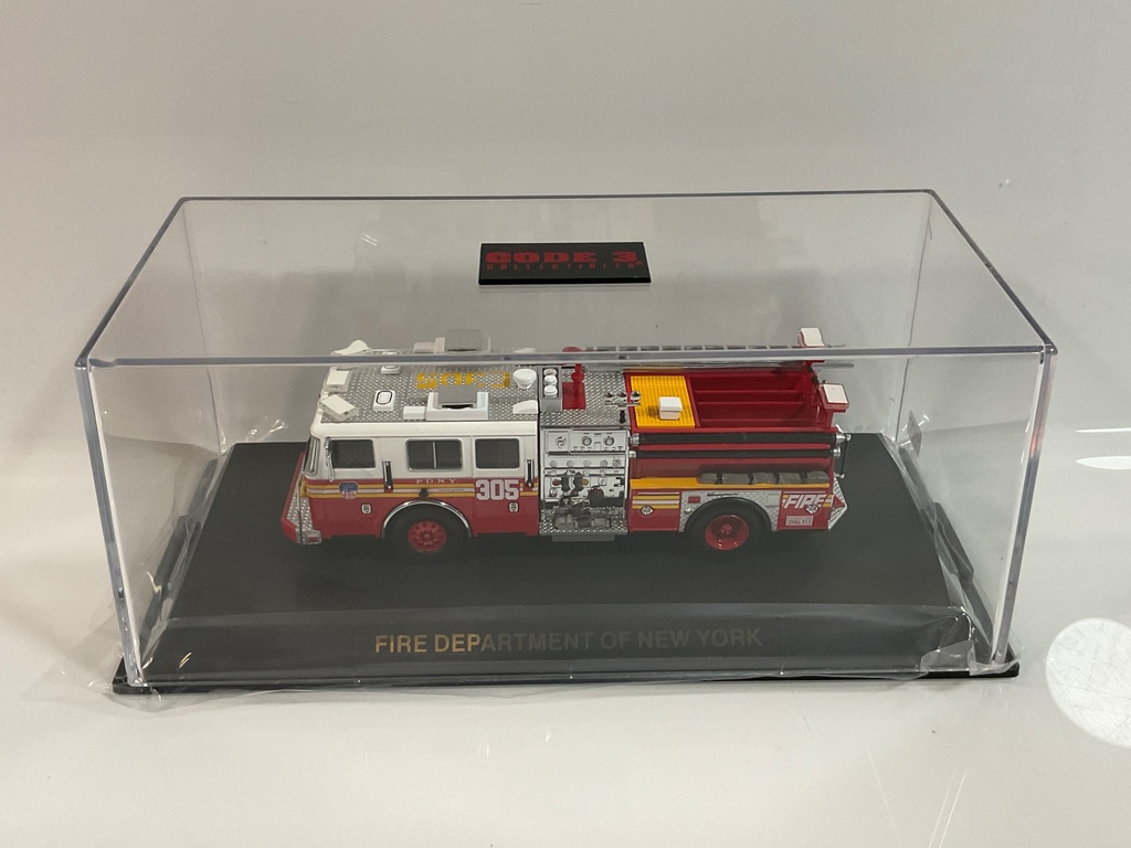 1/64 CODE 3 FDNY ENGINE 305 