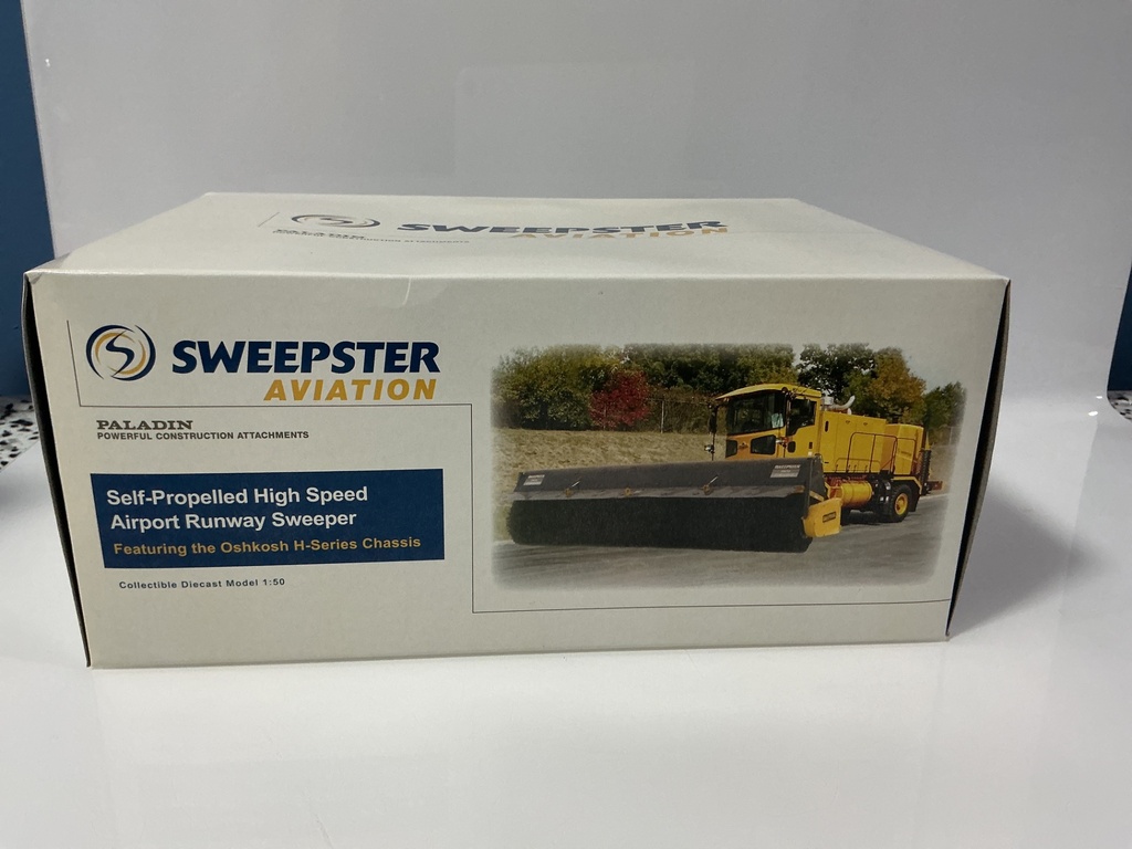 1:50 TWC COLLECTIBLES OSHKOSH AIRPORT SWEEPER BROOM TWH074