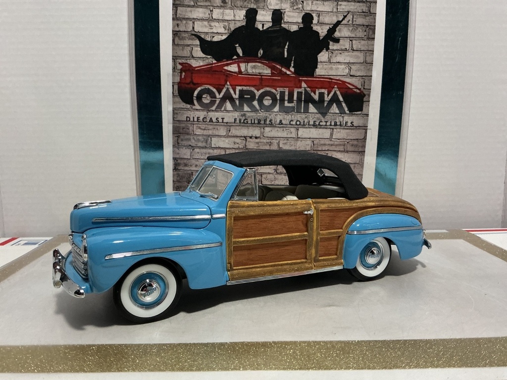 1/18: SIGNATURE MODELS 1946 WOODY SPORTSMAN BLUE ON CREAM