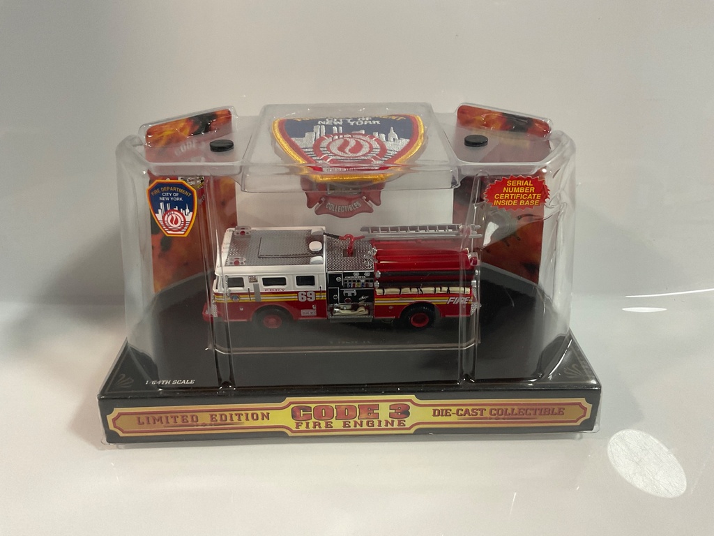 1/64 CODE 3 FDNY SEAGRAVE 69 12208 DENTED PLASTIC