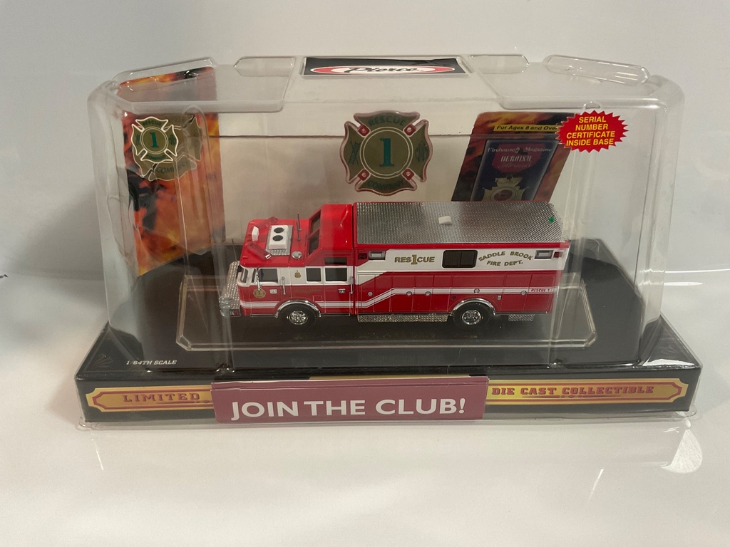 1/64 CODE 3 SADDLEBROOK PIERCE HEAVY RESCUE TRUCK 12711