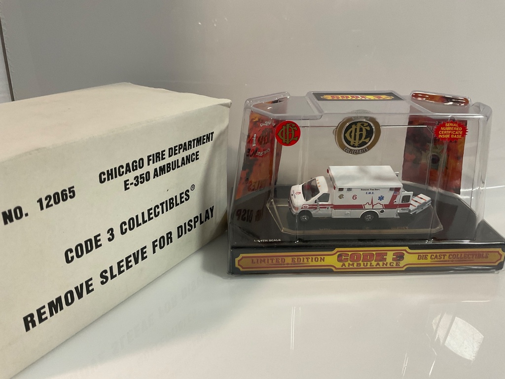 1/64 CODE 3 CHICAGO FD E350 AMBULANCE 12065
