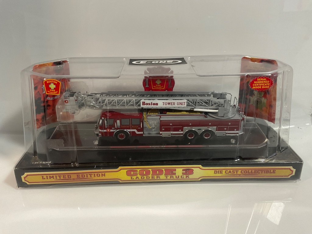 1/64 CODE 3 BOSTON TOWER LADDER 