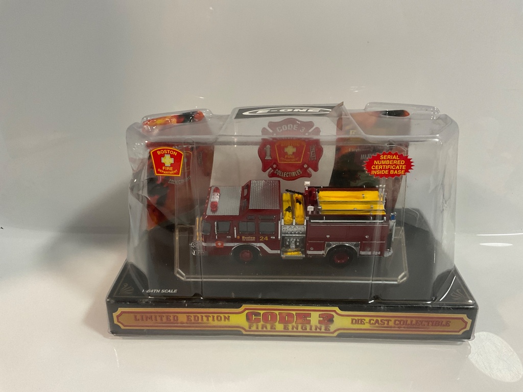 [117129.] 1/64 CODE 3 BOSTON FD  E 24 PUMPER 12340 PLASTIC DAMAGED