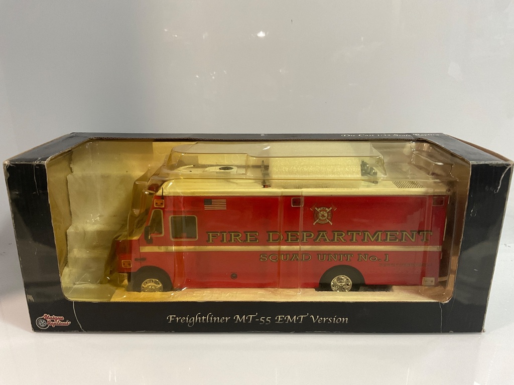 1/32 UNIQUE REPLICAS FREIGHTLINER MT-55 EMT VERSION  BOX IMPERFECT