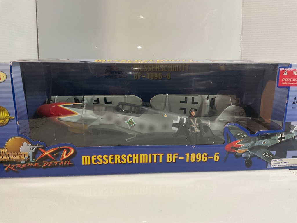 1/18 ULTIMATE SOLDIER MESSERSCHMITT BF-109G-6  CRACK IN PLASTIC 
