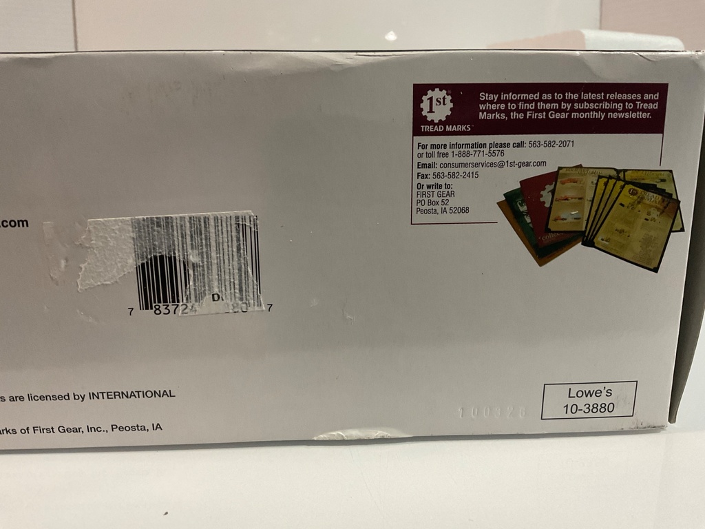 [111975.] 1/34 FIRST GEAR INTERNATIONAL DURASTAR TRUCK LOWE’S  RARE 10-3880 *MIRROR BROKEN 