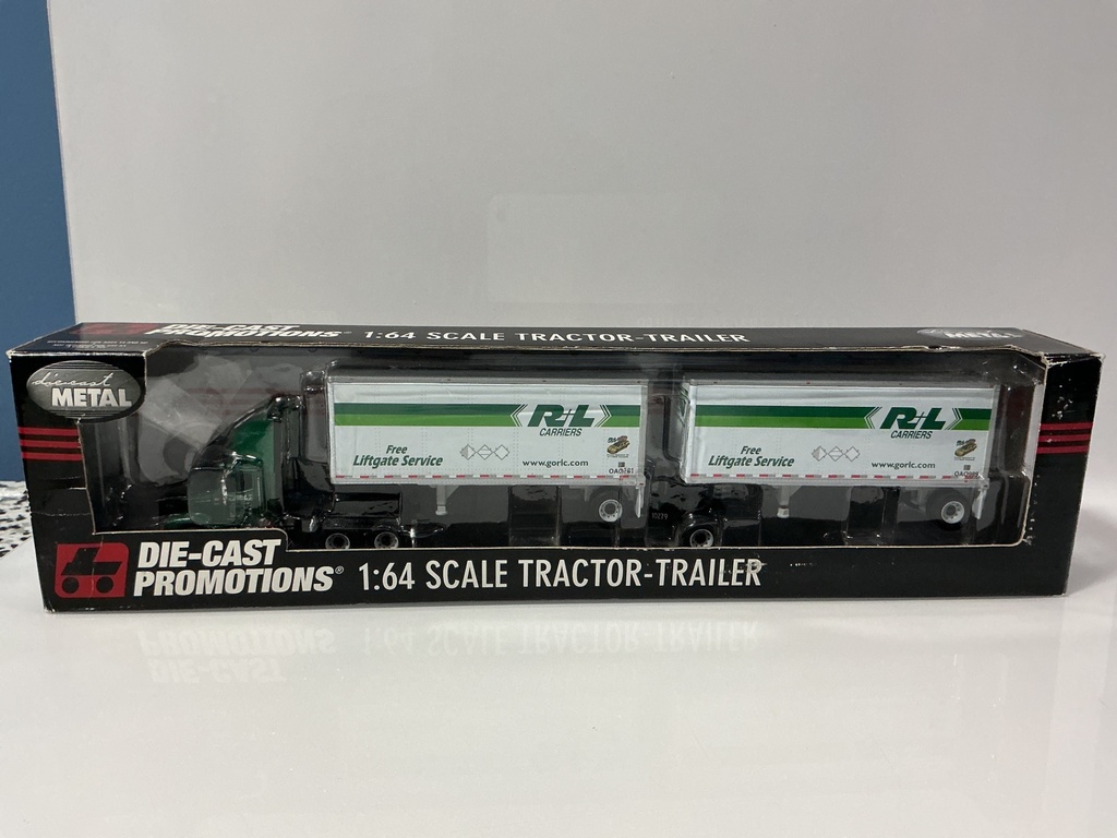 1:64 DCP DIE-CAST PROMOTIONS R+L CARRIERS INTERNATIONAL WITH PUPS #31516