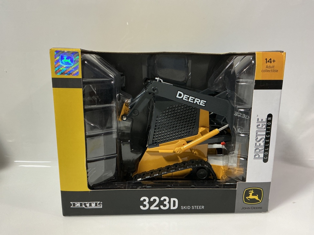 1/16 ERTL JOHN DEERE 323D SKID STEER 