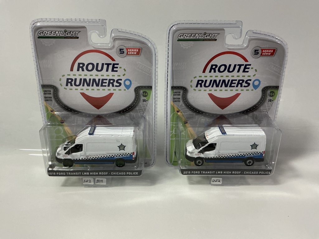 1:64 GREENLIGHT ROUTE RUNNERS CHICAGO PD FORD TRANSIT PAIR WITH CHASE