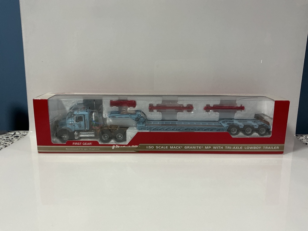 1:50 FIRST GEAR CHICAGO STREETS AND SANITATION MACK GRANITE AND LOWBOW