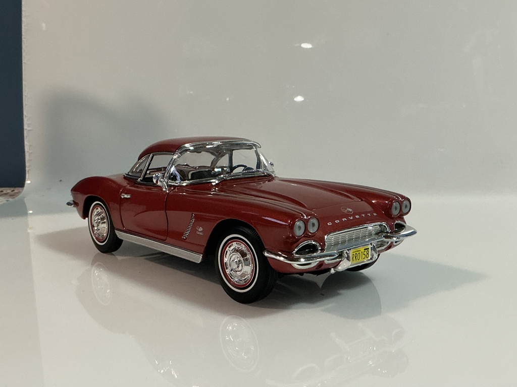 [119108.] ERTL 1962 CORVETTE BURGUNDY ON BLACK