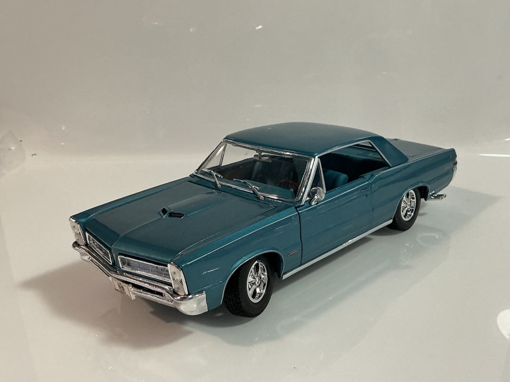 [119140.] 1/18 MAISTO 1965 PONTIAC GTO BLUE ON BLUE 