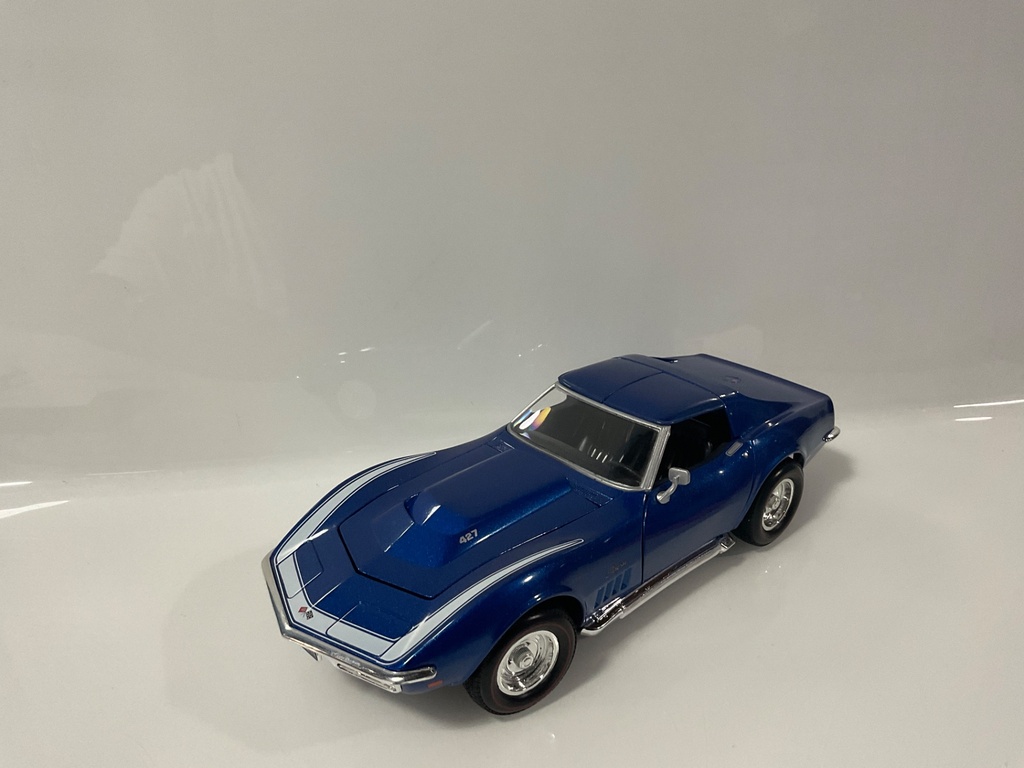 1/18 HOT WHEELS 1969 CHEVROLET CORVETTE STINGRAY BLUE ON BLACK