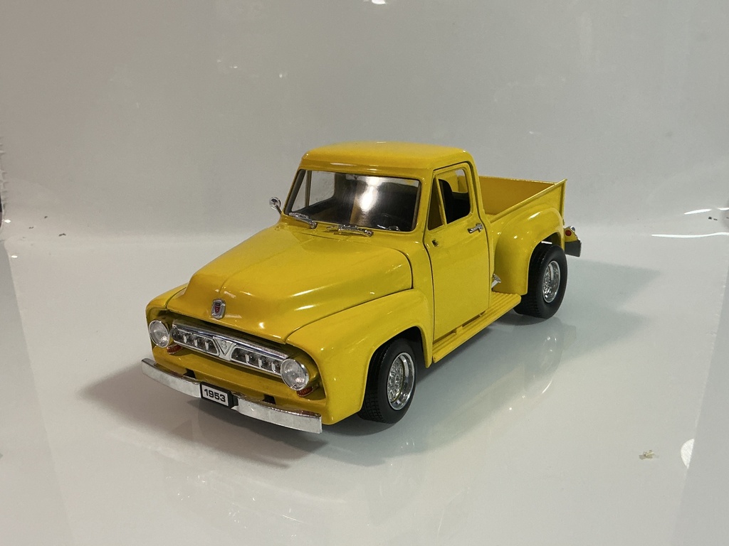 1/18 ROAD LEGENDS 1953 FORD PICKUP 