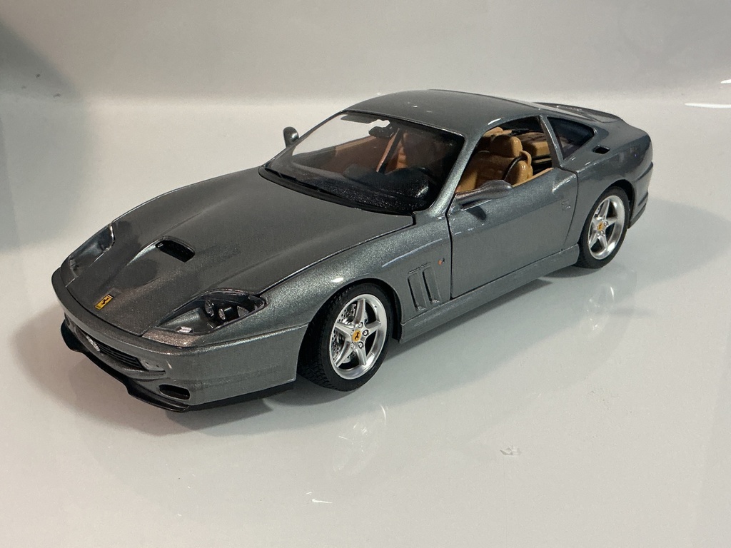 [119218.] 1/18 BURAGO FERRARI 550 MARANELLO (1996) DARK GREY ON TAN