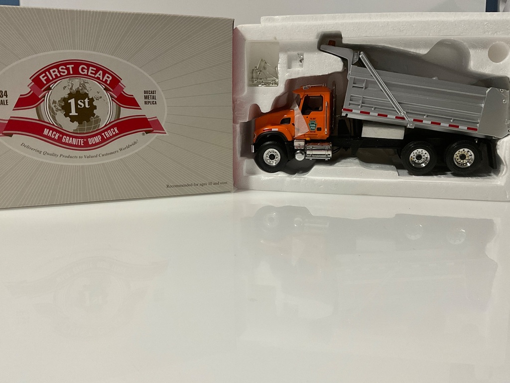 1/34 FIRST GEAR MACK GRANITE DUMP TRUCK PENNA TURNPIKE 19-3293