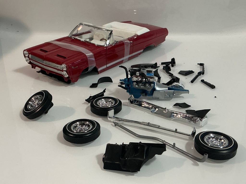 1/18 [PARTS CAR] 1966 MERCURY CYCLONE GT RED ON WHITE