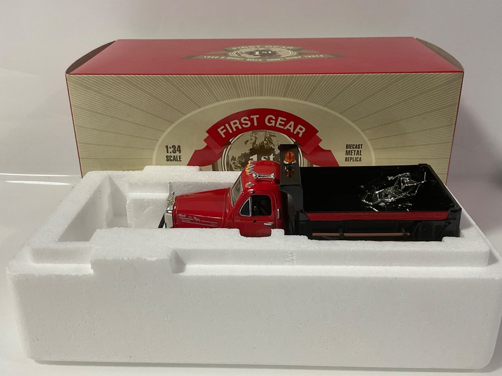 [112116.] 1/34 FIRST GEAR 1960 B MODEL MACK SHORT DUMP TRUCK 19-0047