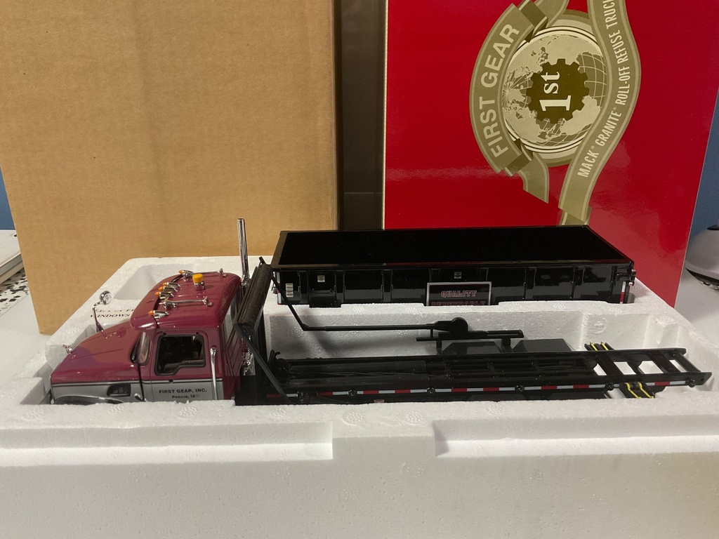 1/34 FIRST GEAR MACK ROLL OFF REFUSE 19-0046
