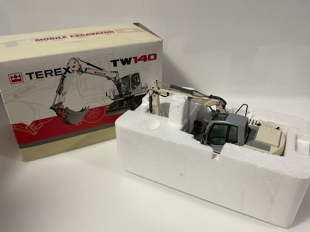 [112137.] 1/50 NZG TEREX TW140 WHEELED EXCAVATOR 