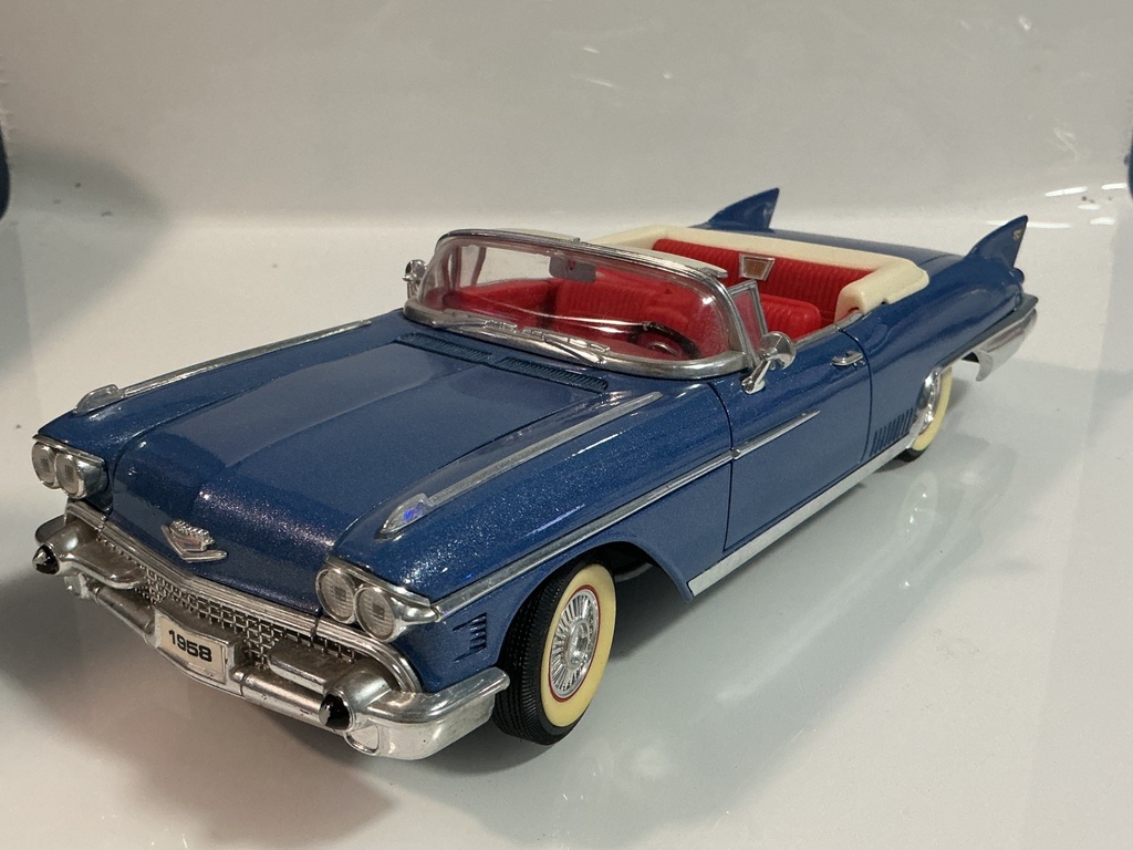 [119255.] 1/18 MOTORMAX 1958 CADILLAC ELDORADO CONVERTIBLE [STEERING WHEEL PAINT ISUE]