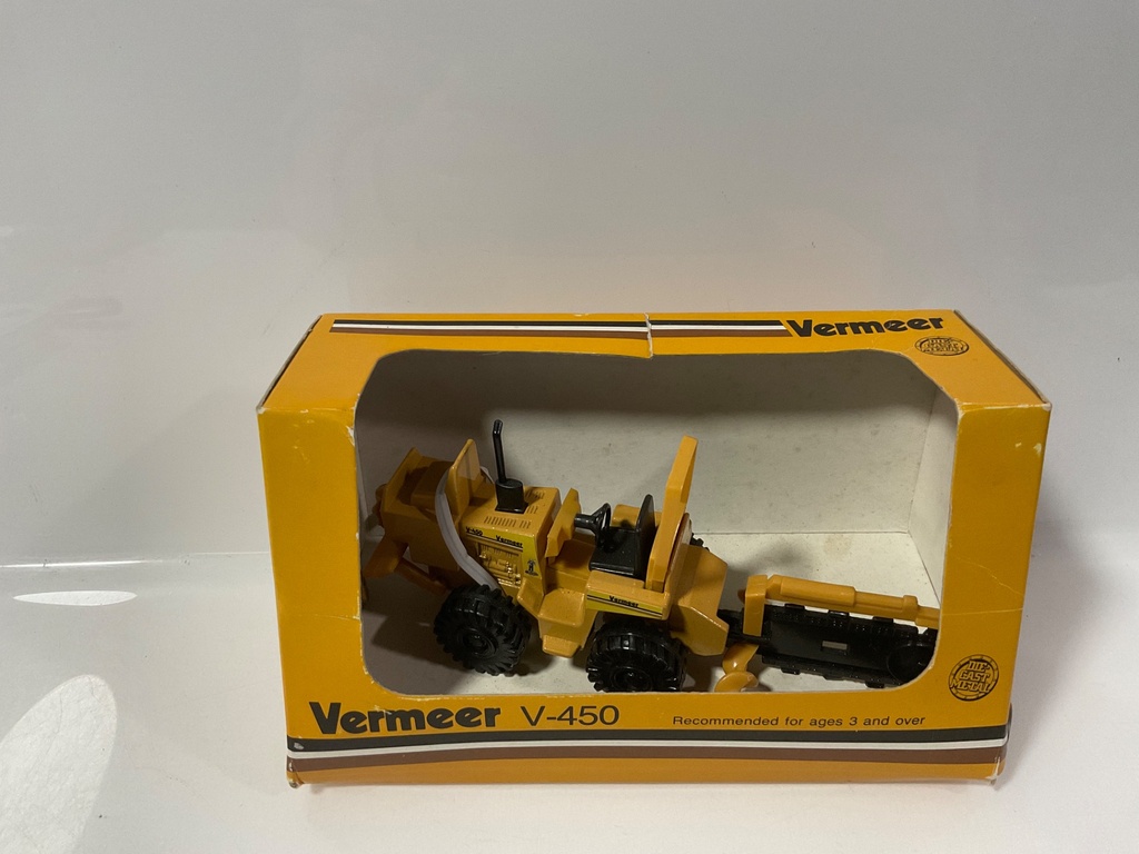 1/50 ERTL VERMEER V-450 TRENCHER 