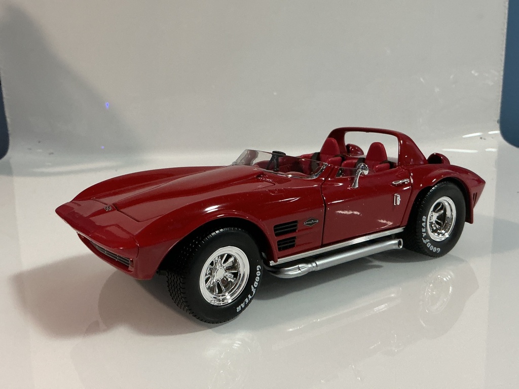 [119267.] 1/18 ROAD SIGNATURE CHEVROLET CORVETTE GRAND SPORT [RASHING]