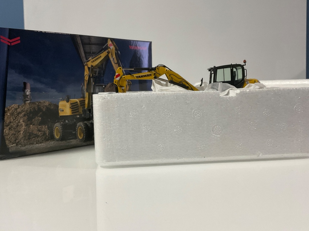 [112162.] 1/50 NZG YANMAR B110W MOBILE WHEELED EXCAVATOR 