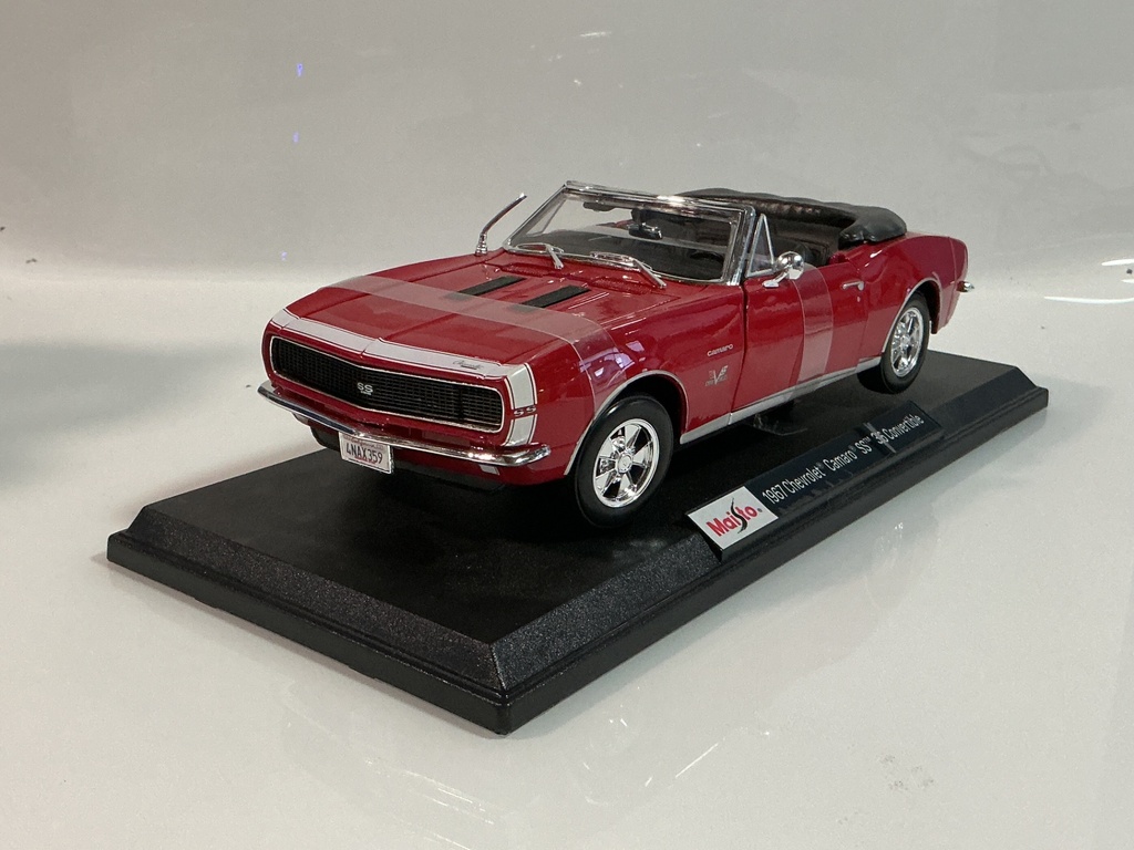 [119589.] 1/18 MAISTO 1967 CHEVROLET CAMARO SS CONVERTIBLE RED ON BLACK