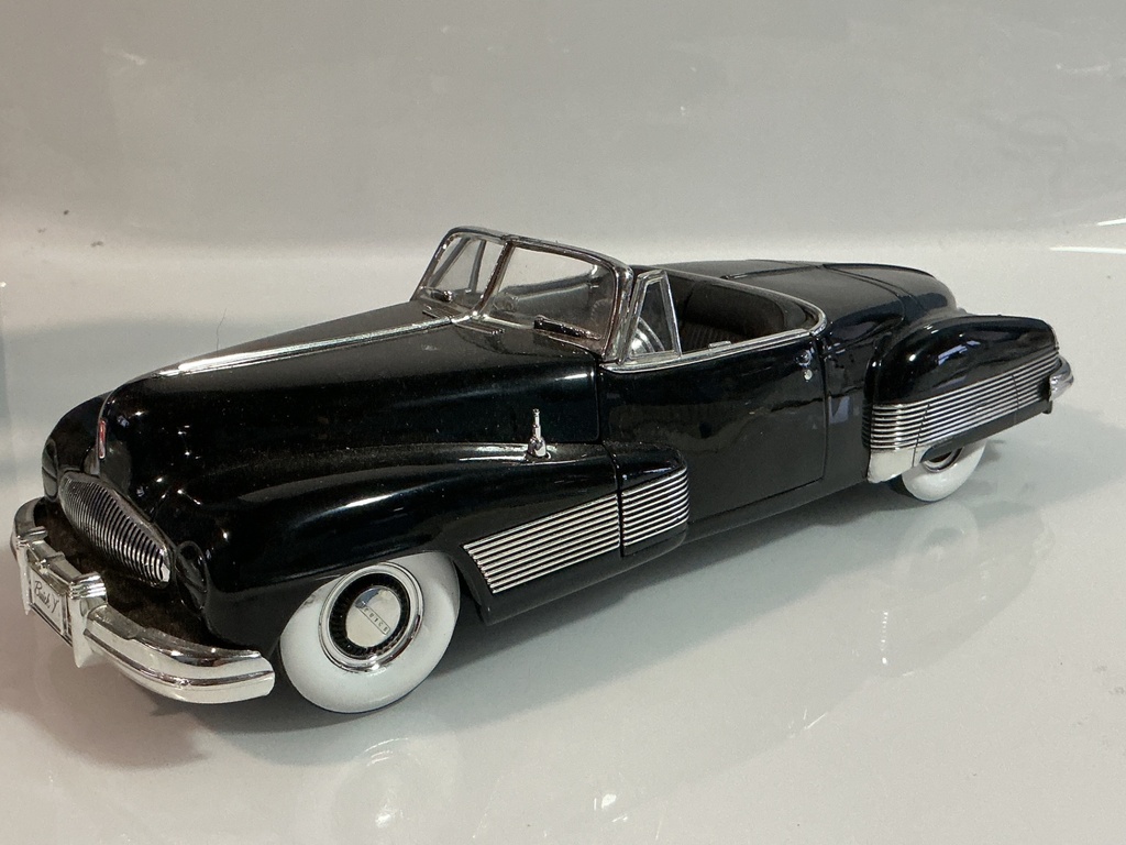 1/18 ANSON 1938 BUICK Y JOB BLACK ON BLACK