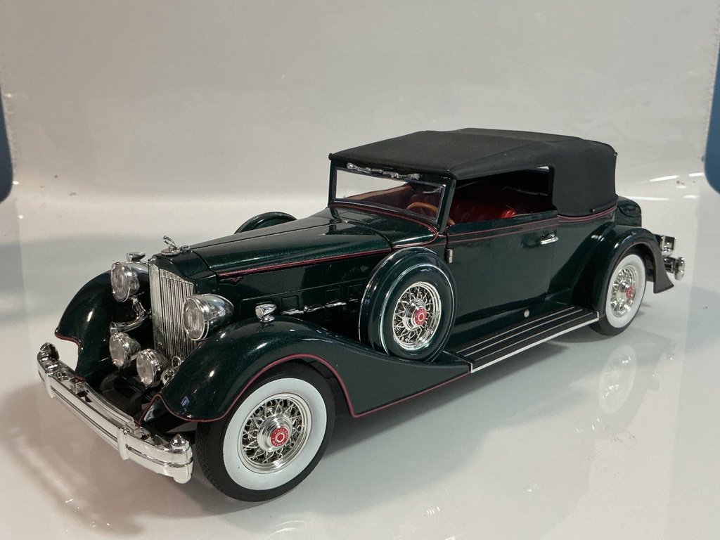 [119593.] 1/18 ANSON 1934 PACKARD GREEN ON BROWN / RED