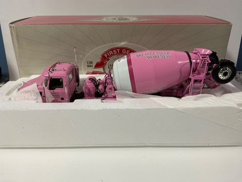 [112187.] 1/34 FIRST GEAR MACK GRANITE W/ BRIDGEMASTER MIXER PRAIRIE  BREAST CANCER  (6E)
