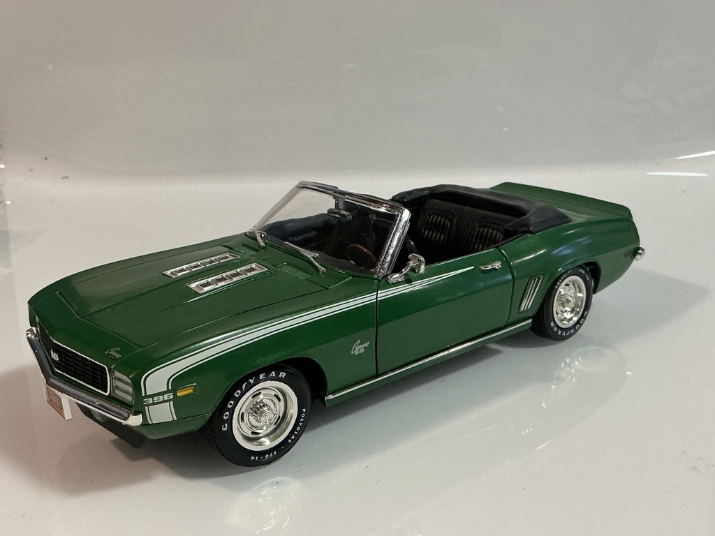 [119603.] 1/18 ERTL 1969 CHEVROLET CAMARO GREEN ON BLACK 