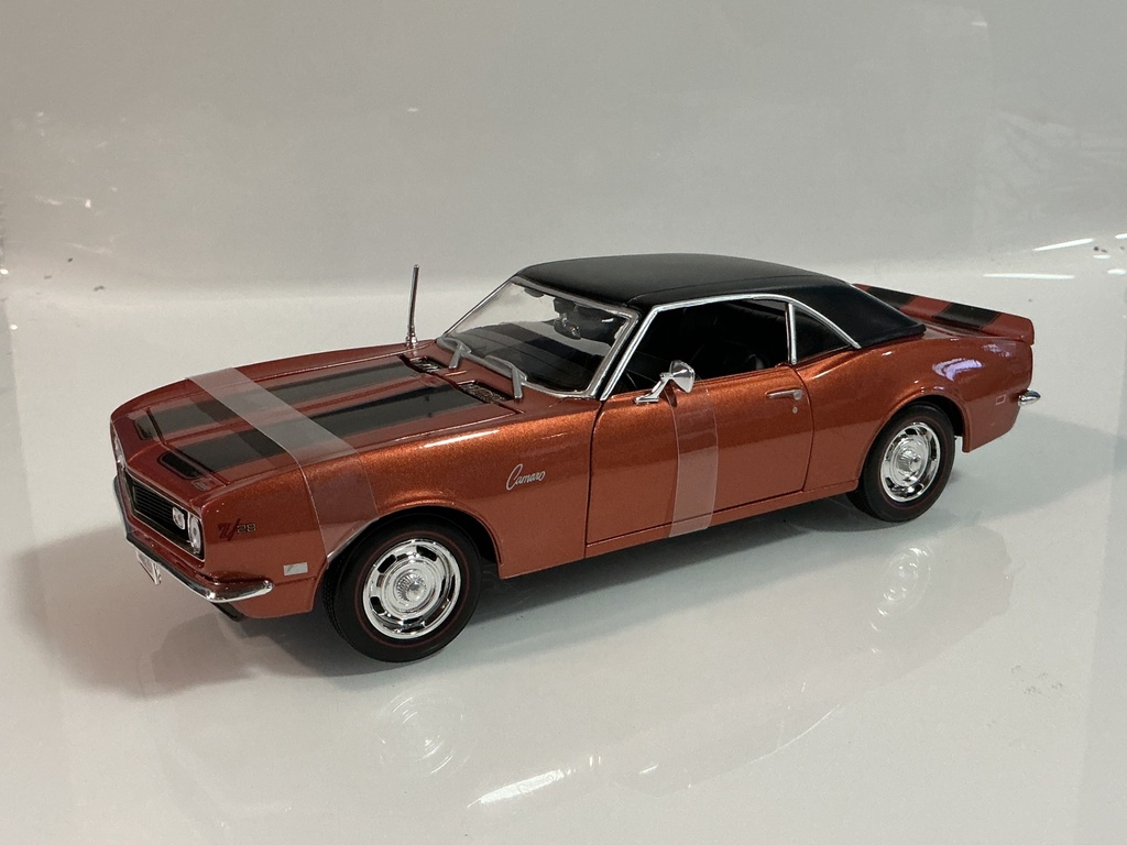 1/18 MAISTO 1968 CHEVROLET CAMARO Z/28 COPPER ON BLACK