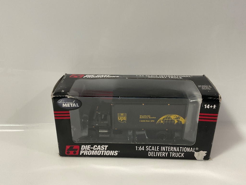 [118960.] 1/64 DCP INTERNATIONAL DELIVERY TRUCK UPS BOX IMPERFECT 