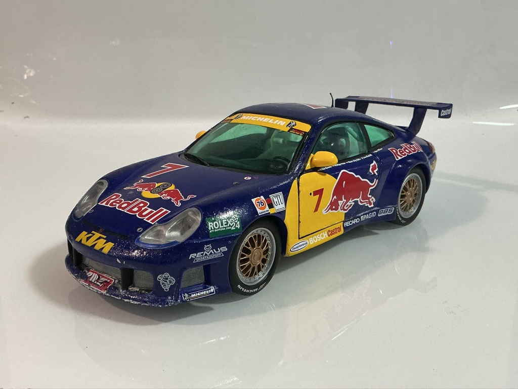 [119623.] 1/18 SUN STAR PORSCHE 911 GT 3R #7 BLUE ON WHITE [RASHING ALL OVER CAR]