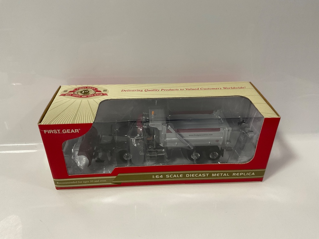 [118967.] 1/64 FIRST GEAR DUMP TRUCK WITH SNOW PLOW 69-0050 