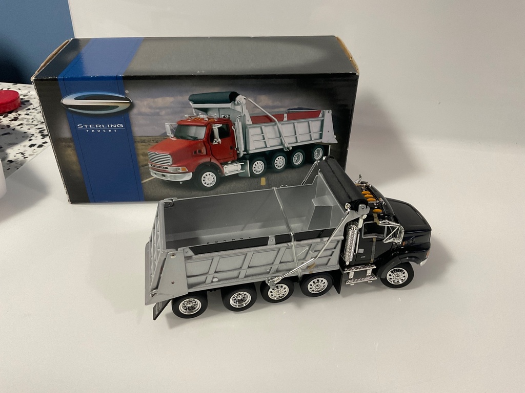 1/50 TONKIN DUMP TRUCK FRONT  WHEEL NEEDS REPAIR 