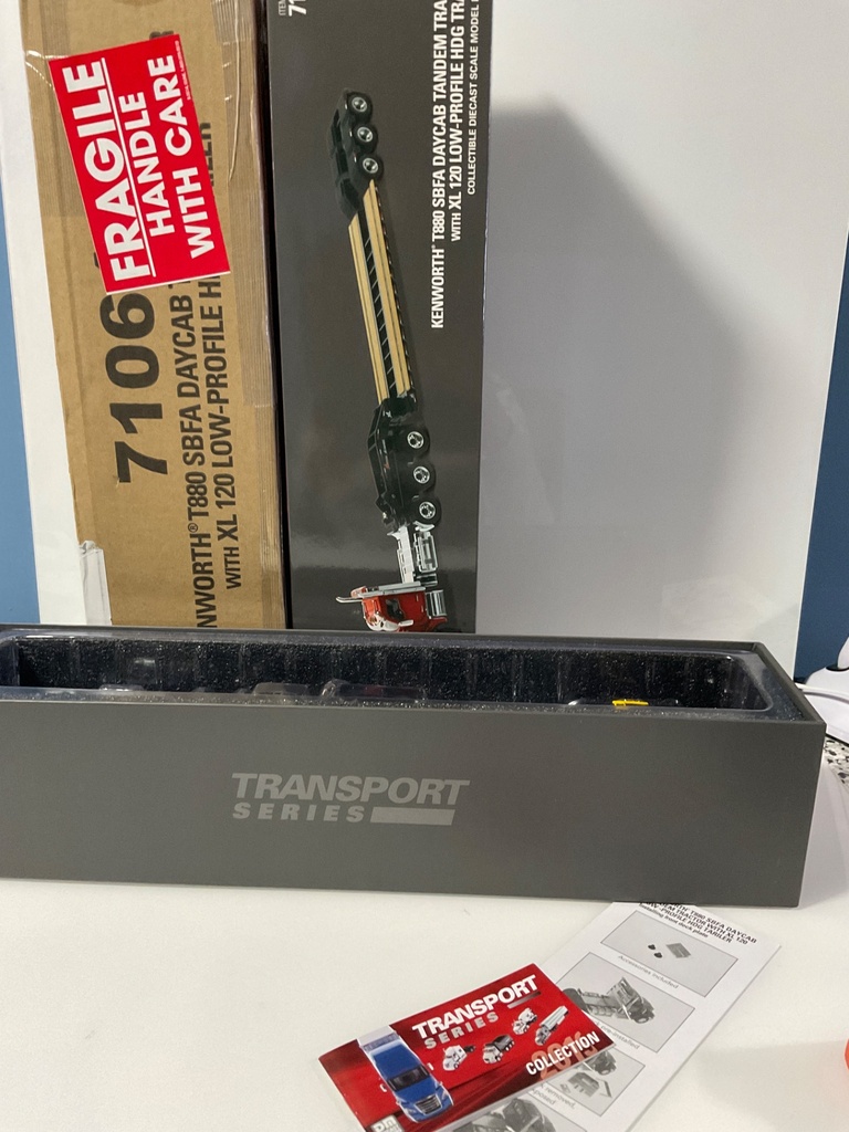1/50 DIE CAST MASTERS KENWORTH T880 SBFA DAYCAB TANDEM XL LOW PROFILE TRAILER 