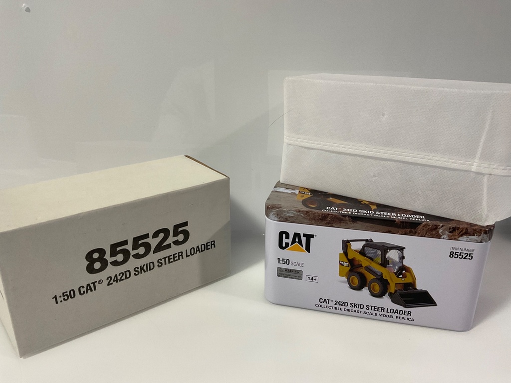 1/50 DIE CAST MASTERS CAT 242D SKID STEER LOADER  85525