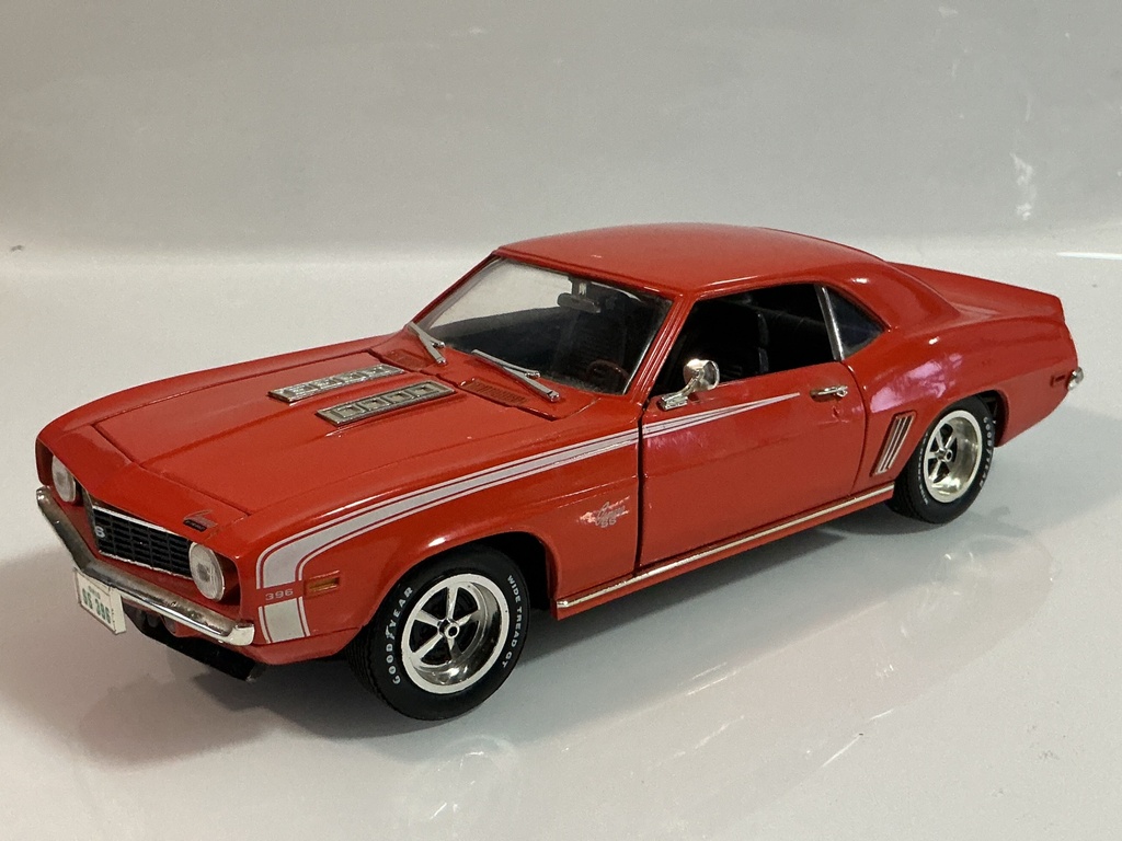 [119640.] 1/18 ERTL 1969 CHEVROLET CAMARO ORANGE ON BLACK