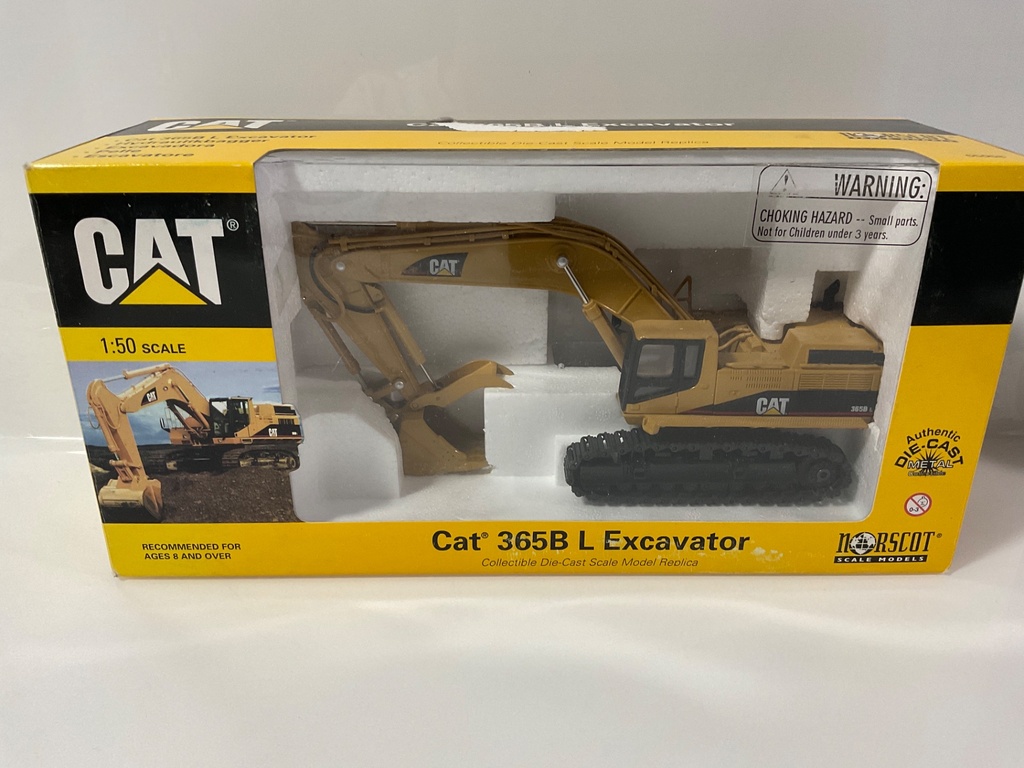 [115464.] 1/50 NORSCOT CAT 365B L EXCAVATOR  PLASTIC CRACKED 