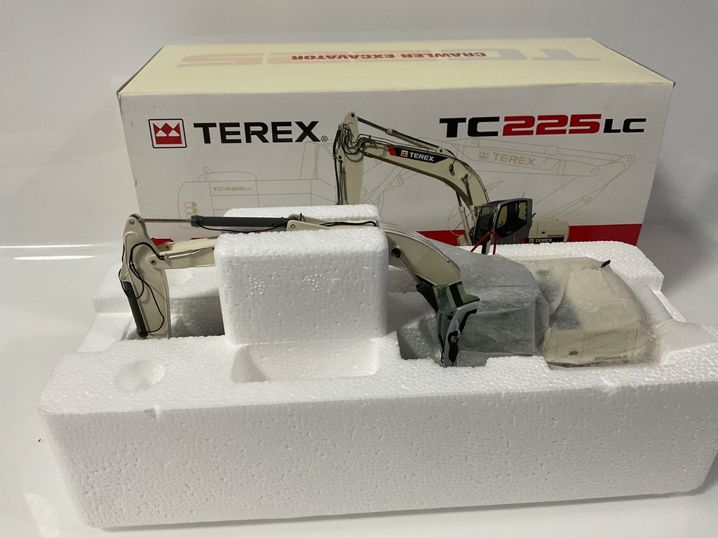 1/50 TEREX TC 225 LC EXCAVATOR 